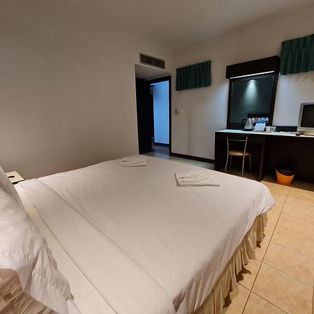Hotel Desa Phuket Esterno foto